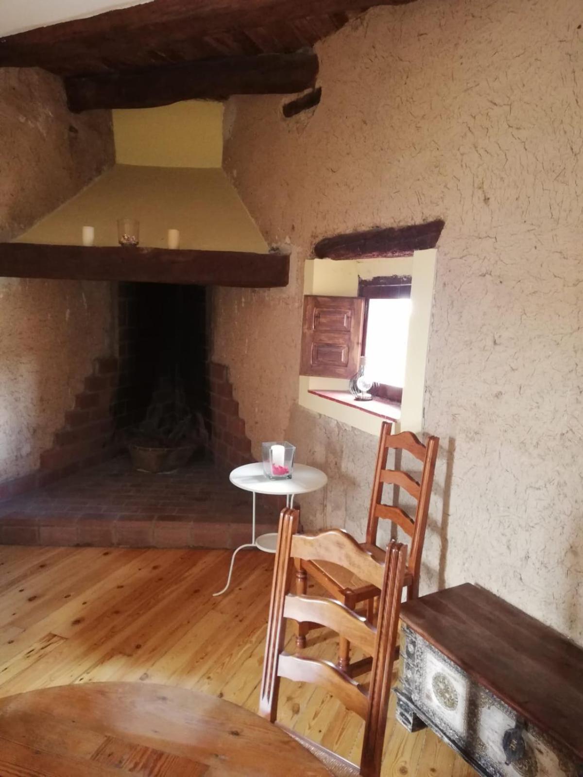 Hotel Restaurante Agapio De Tresnino Quintanilla de Onésimo Buitenkant foto