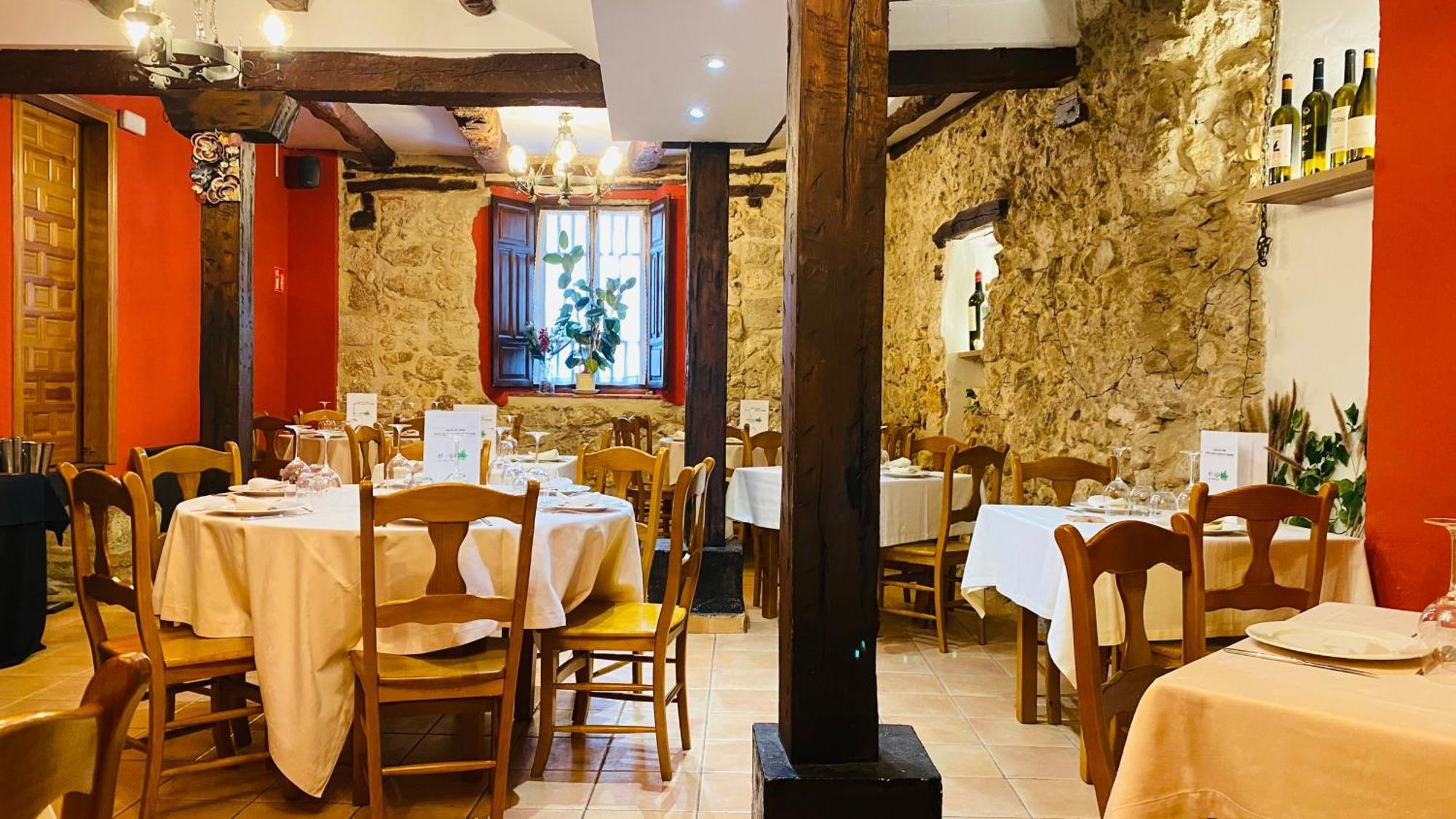 Hotel Restaurante Agapio De Tresnino Quintanilla de Onésimo Buitenkant foto